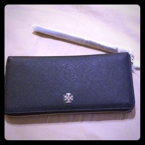 Tory Burch wallet and wristlet